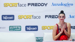 iris giovinazzo harnasko alina   palla sfe05506 copia simone ferraro ph copia